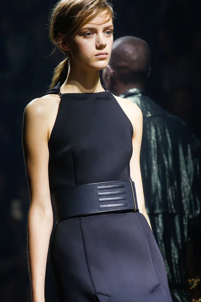 Look 80